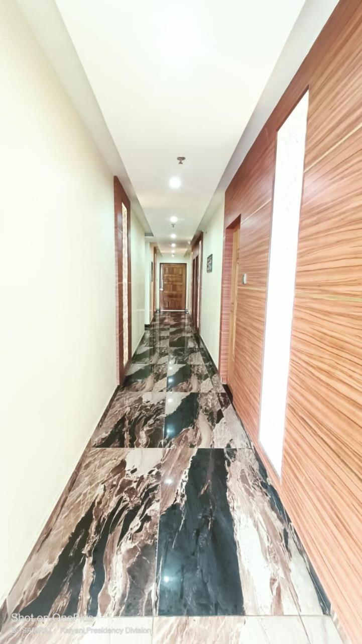 Hotel Trisplanet Kalyani Esterno foto