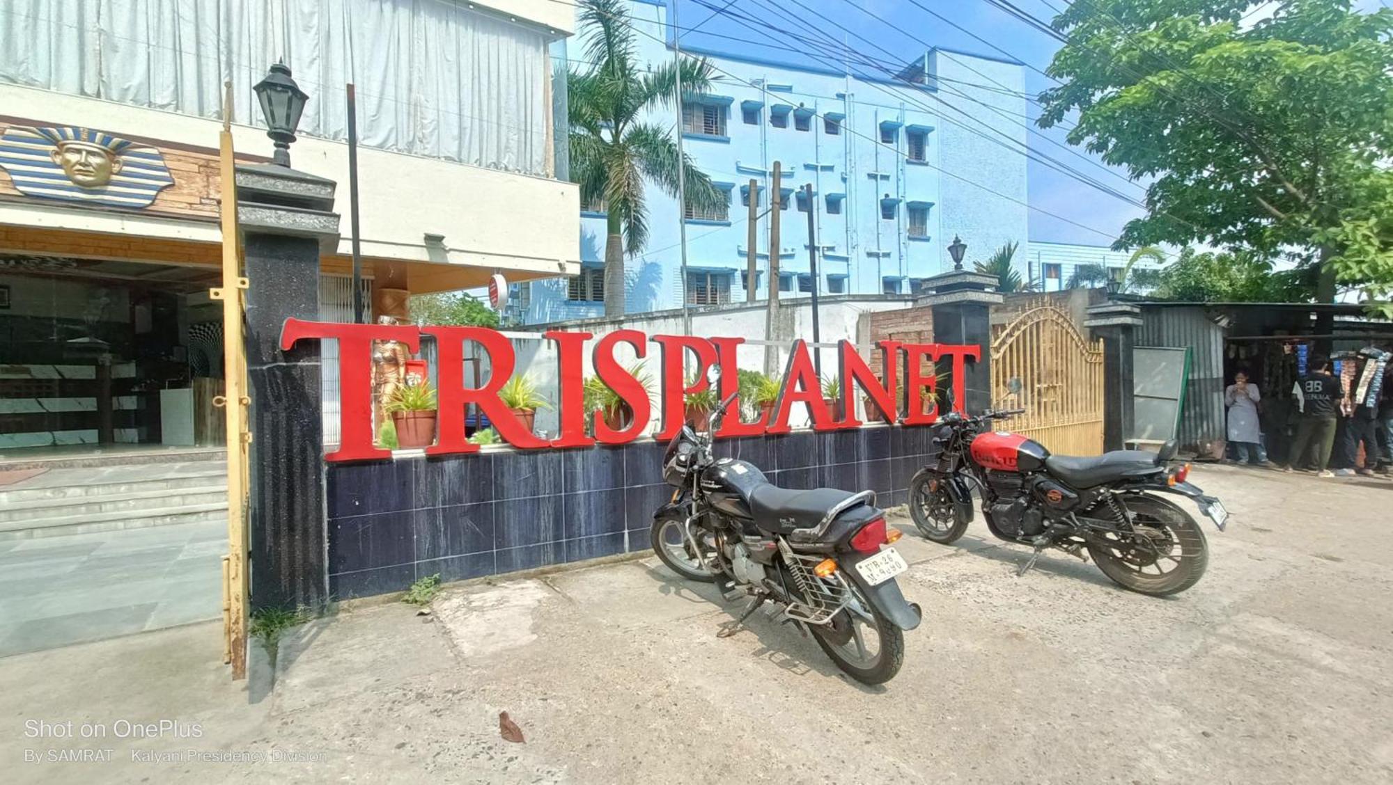 Hotel Trisplanet Kalyani Esterno foto